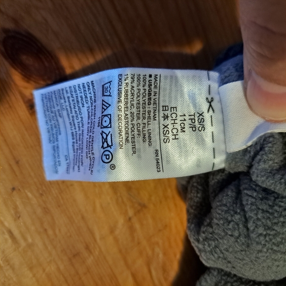 3/20$ Baby GAP Dinosaur Fleece Mittens – Gray/Red – Size XS/S (11 cm) - Picture 7 of 9